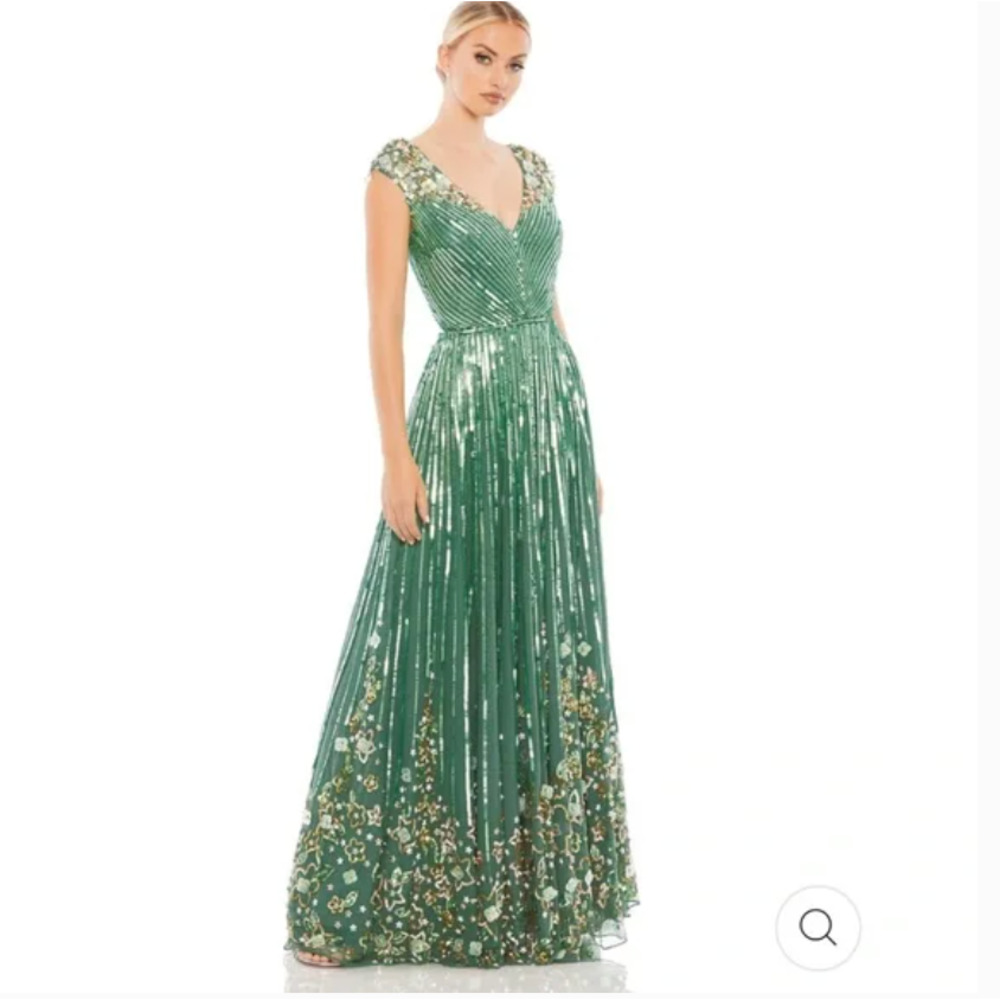 MAC DUGGAL SEQUIN AND FLORAL EMBELLISHED EVENING GOWN 2